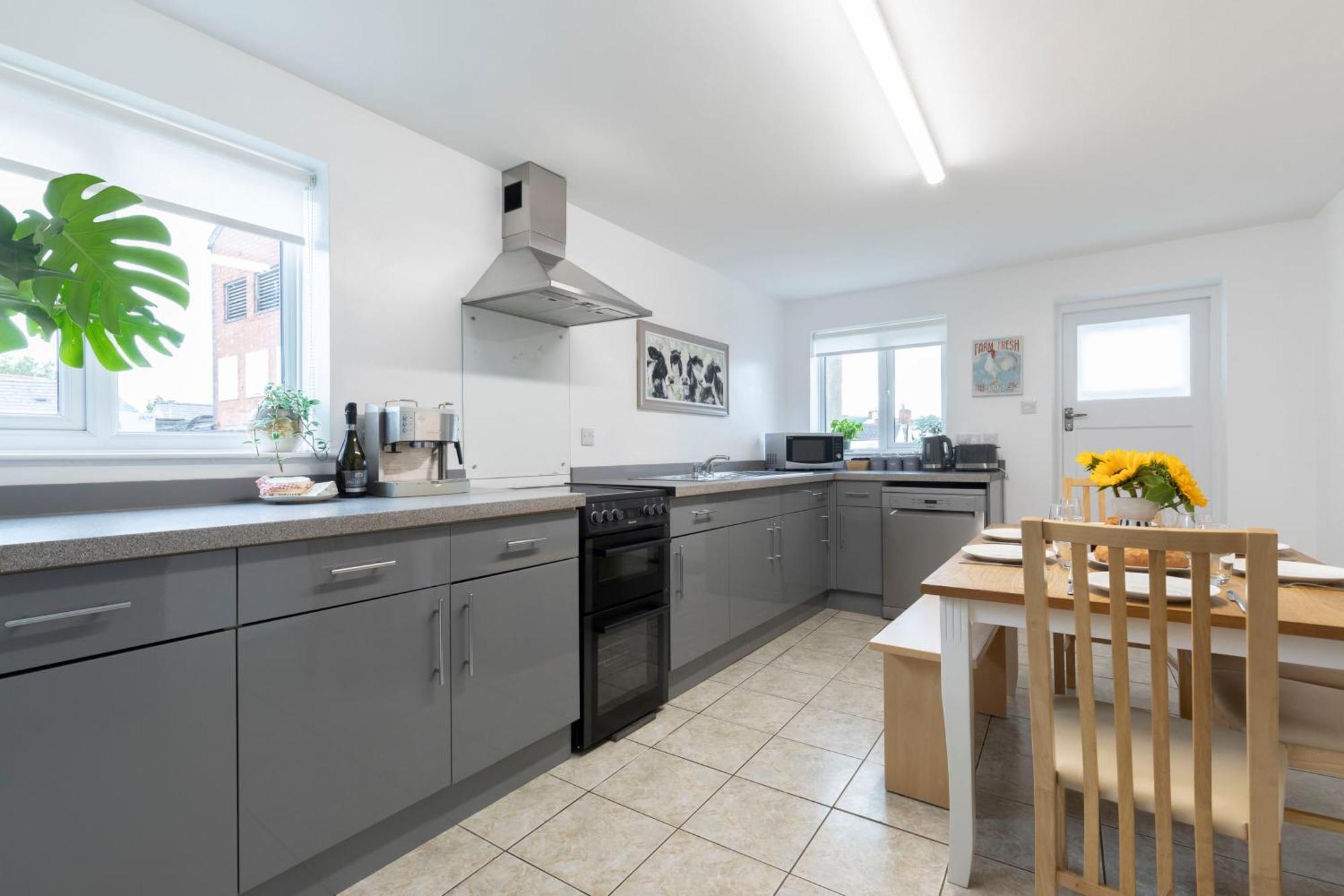 צ'לטנהם Fabulous, Vibrant, Town House, Central Bath Road מראה חיצוני תמונה