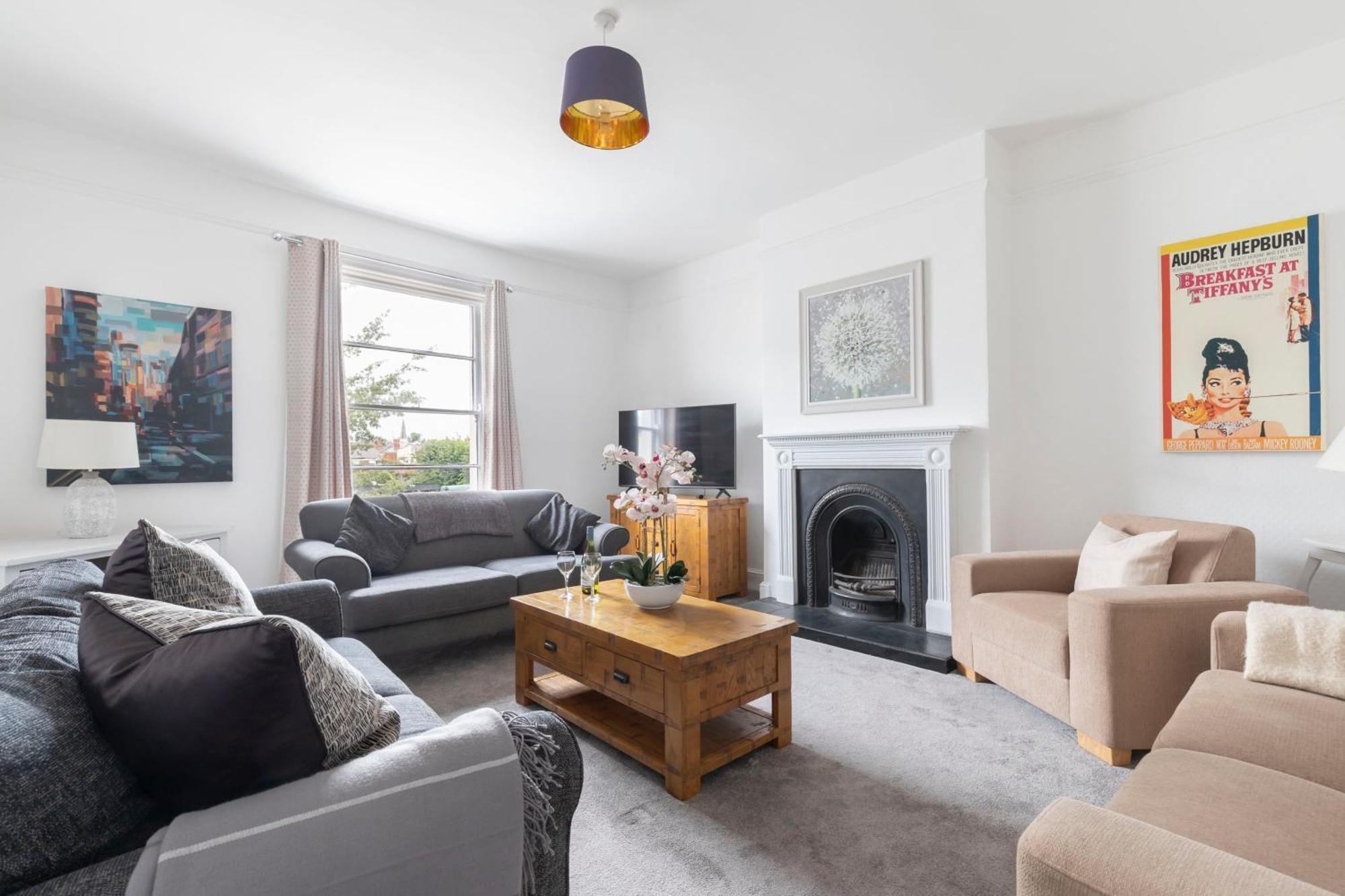 צ'לטנהם Fabulous, Vibrant, Town House, Central Bath Road מראה חיצוני תמונה