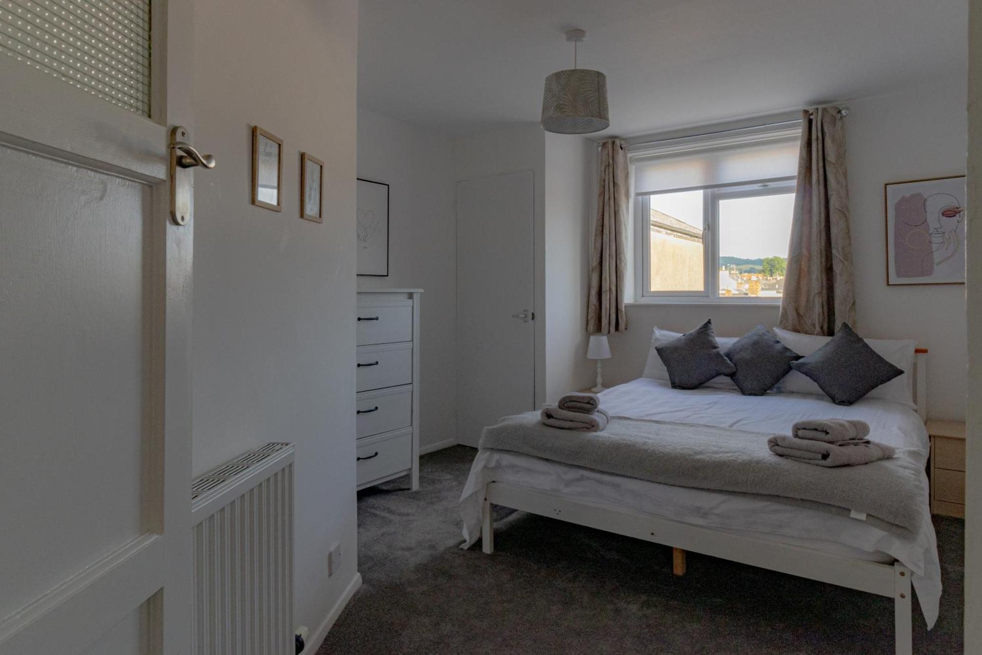 צ'לטנהם Fabulous, Vibrant, Town House, Central Bath Road מראה חיצוני תמונה