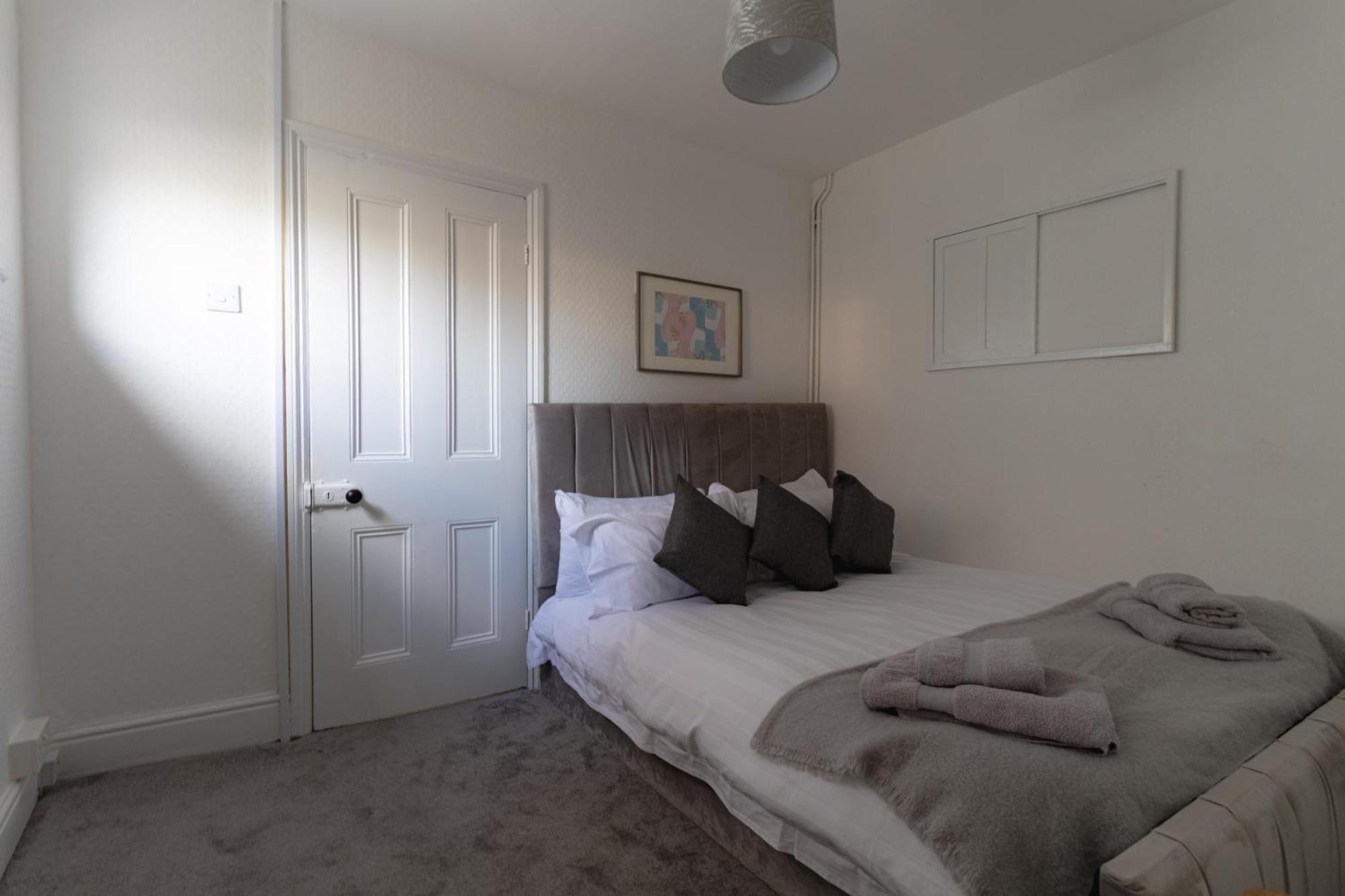 צ'לטנהם Fabulous, Vibrant, Town House, Central Bath Road מראה חיצוני תמונה