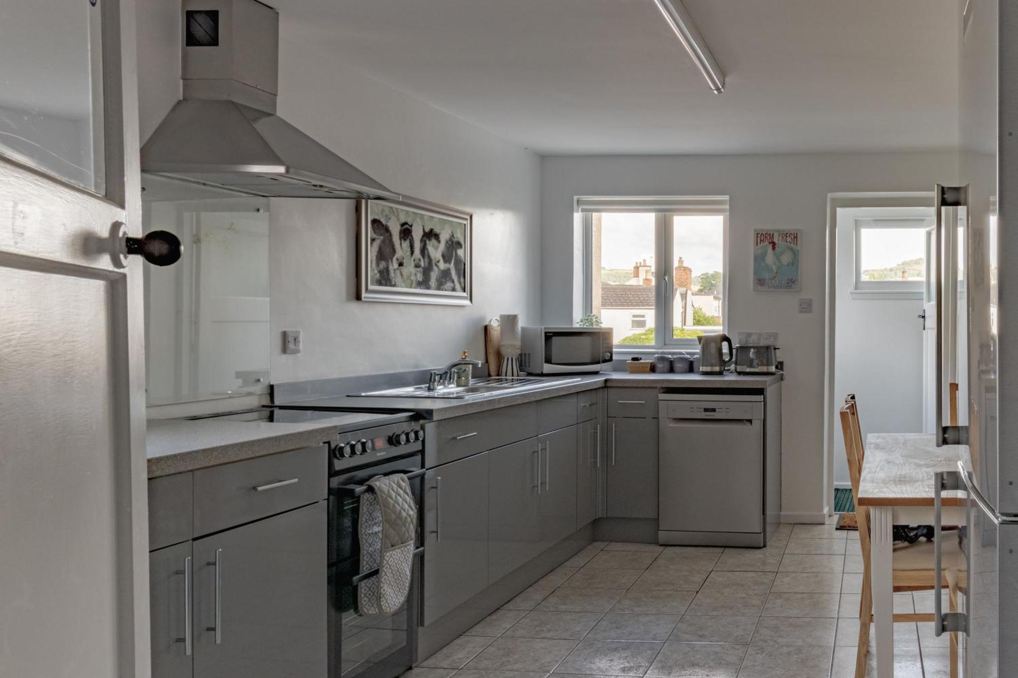 צ'לטנהם Fabulous, Vibrant, Town House, Central Bath Road מראה חיצוני תמונה