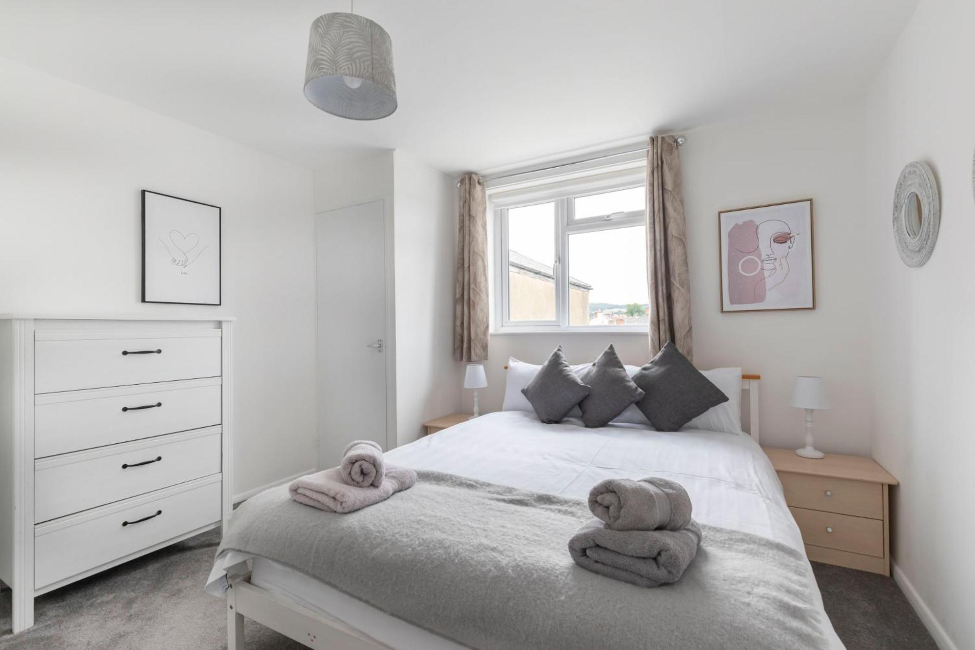 צ'לטנהם Fabulous, Vibrant, Town House, Central Bath Road מראה חיצוני תמונה