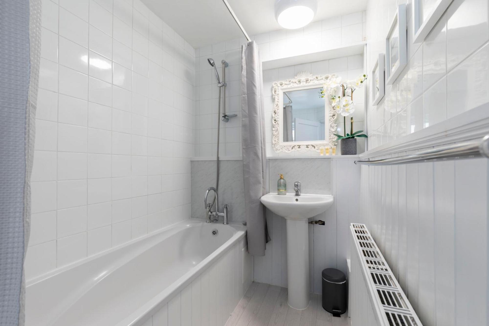 צ'לטנהם Fabulous, Vibrant, Town House, Central Bath Road מראה חיצוני תמונה