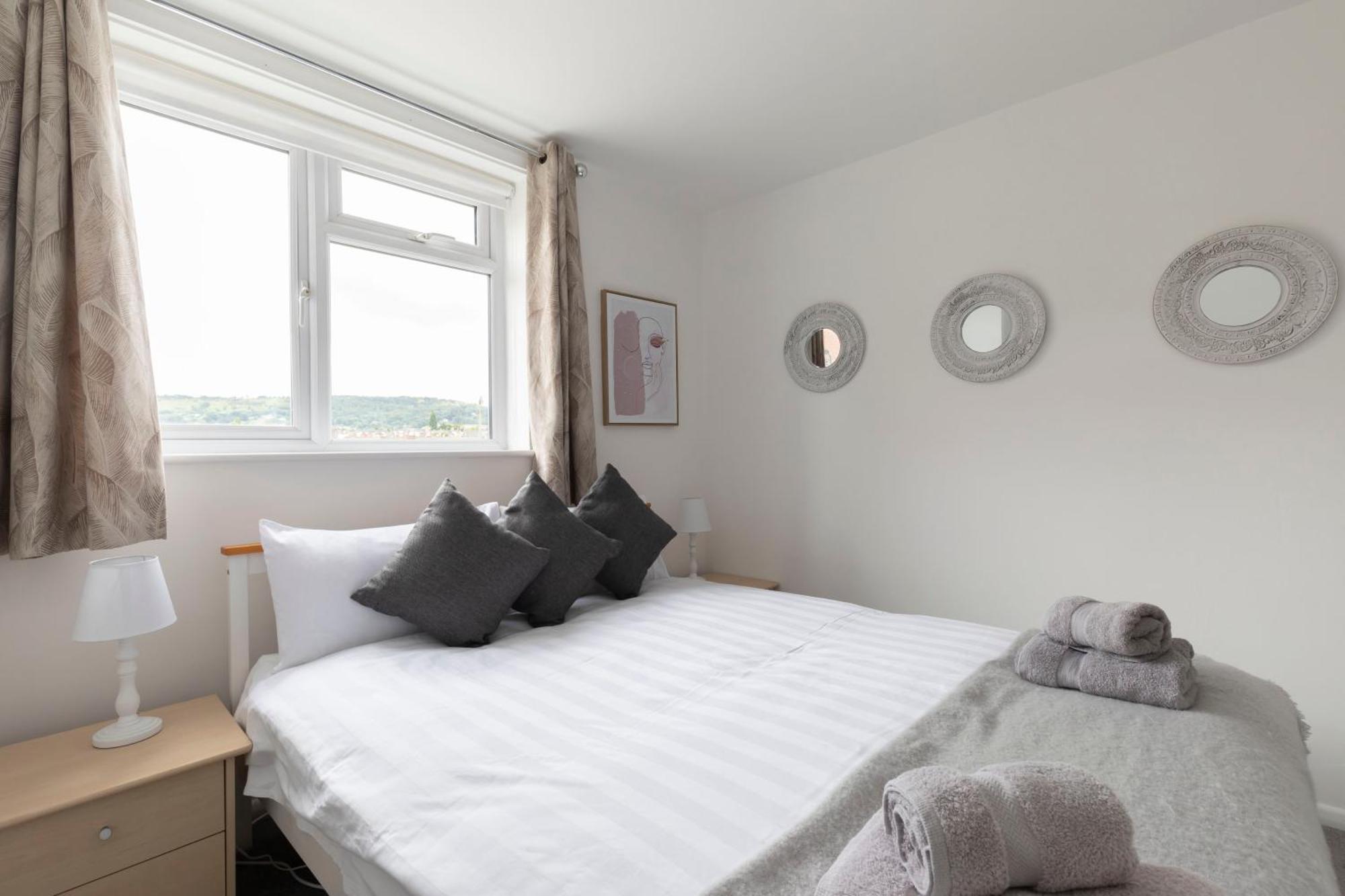 צ'לטנהם Fabulous, Vibrant, Town House, Central Bath Road מראה חיצוני תמונה