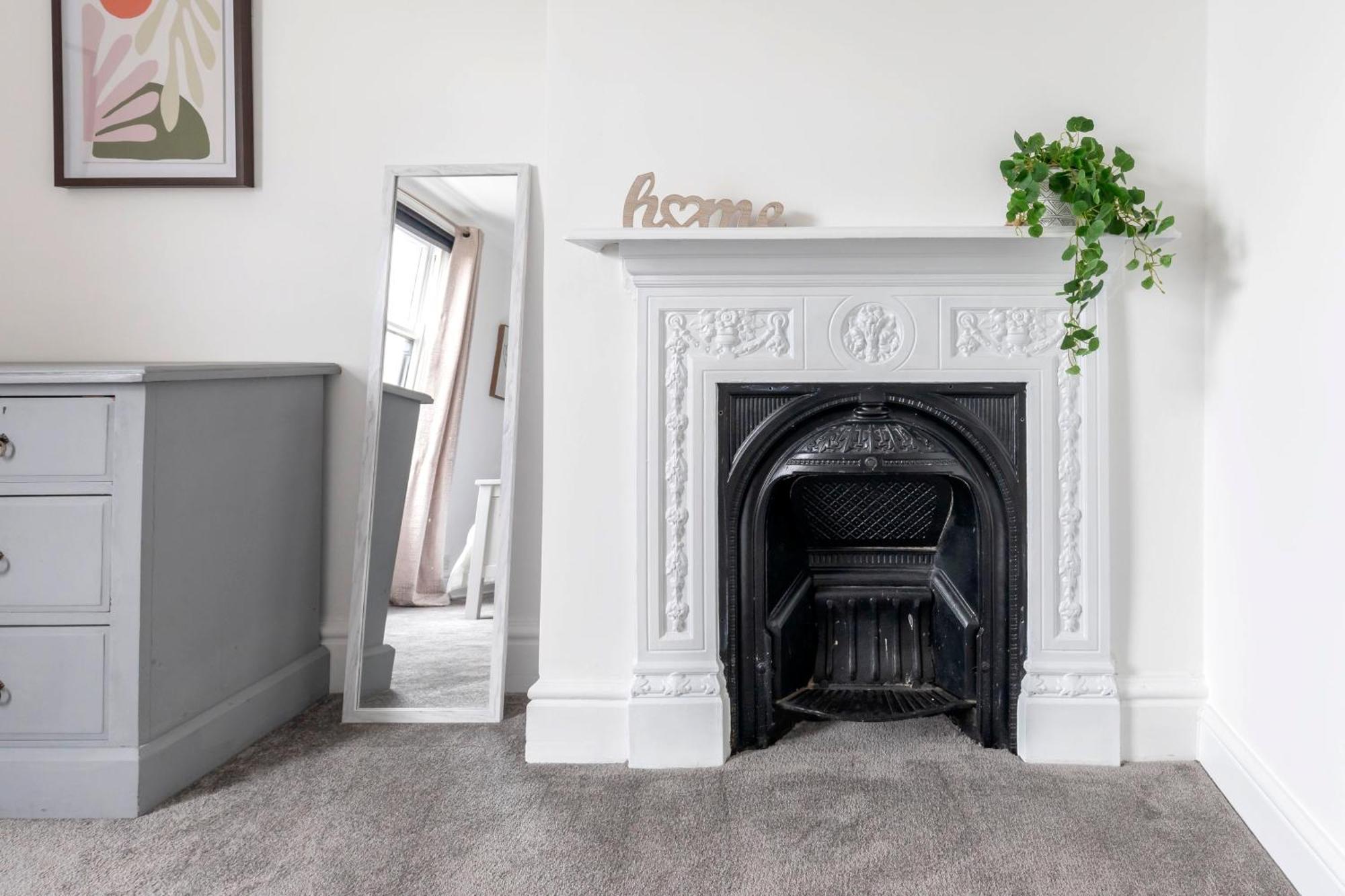 צ'לטנהם Fabulous, Vibrant, Town House, Central Bath Road מראה חיצוני תמונה