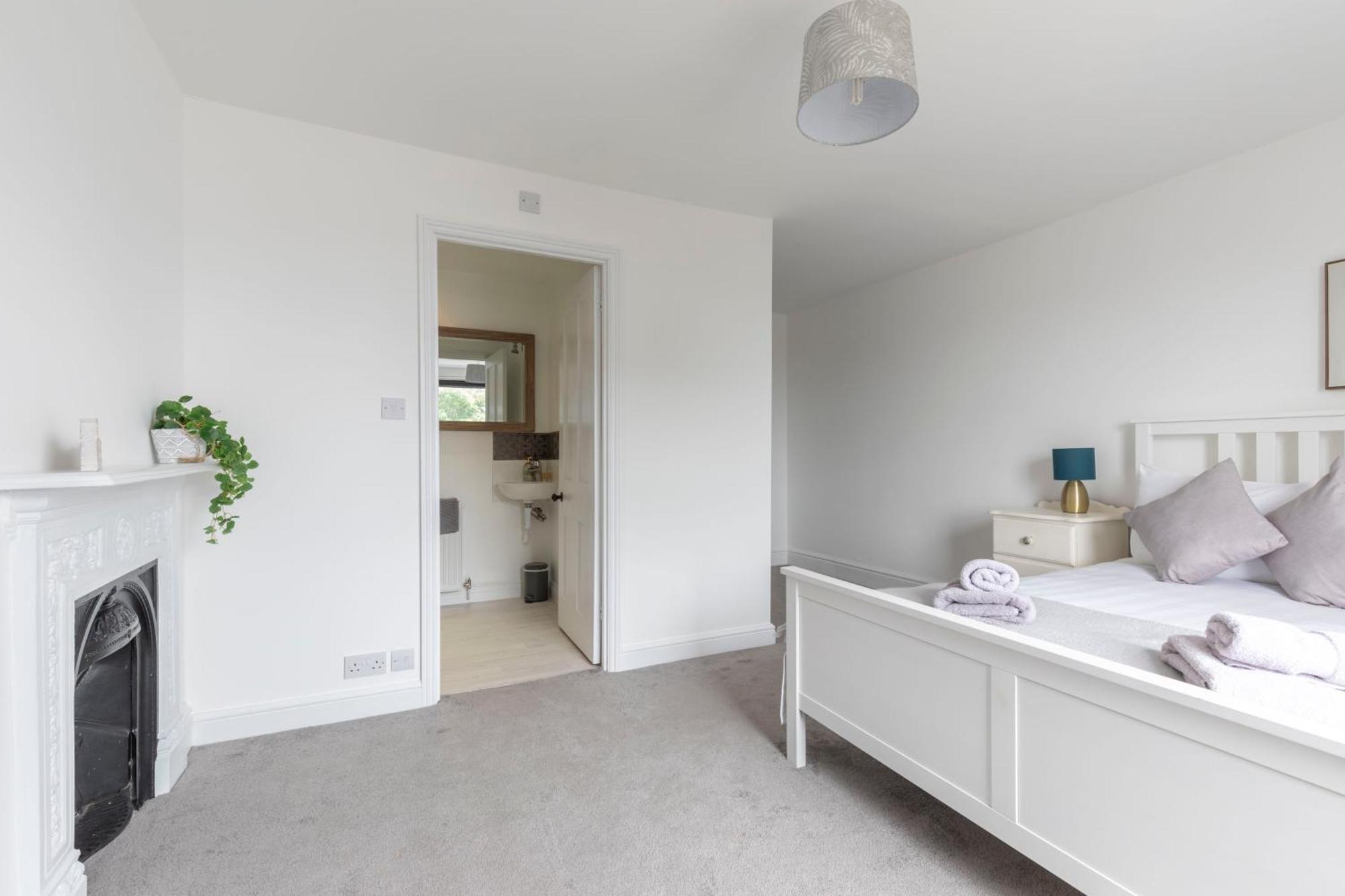 צ'לטנהם Fabulous, Vibrant, Town House, Central Bath Road מראה חיצוני תמונה