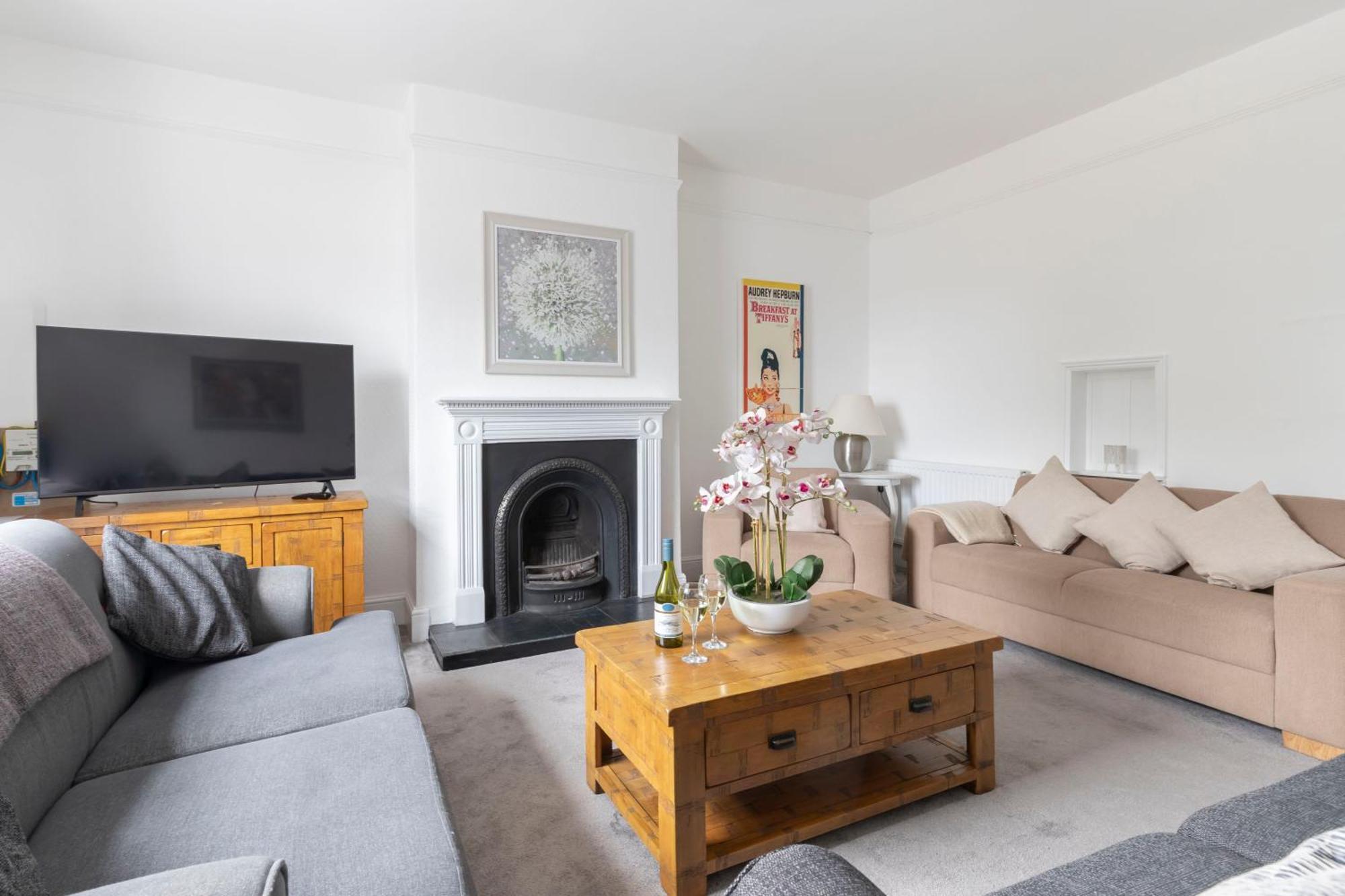 צ'לטנהם Fabulous, Vibrant, Town House, Central Bath Road מראה חיצוני תמונה